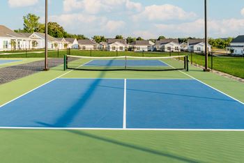 Lighted pickle ball courts at anthem luxury apartment rentals in huntsville, al